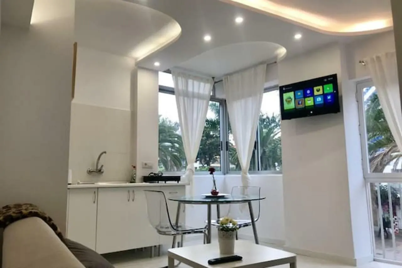 Apartment Avenida Familia De Betancourt Y Molina contacts
